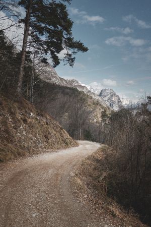 Gravel roads around Lake Garda